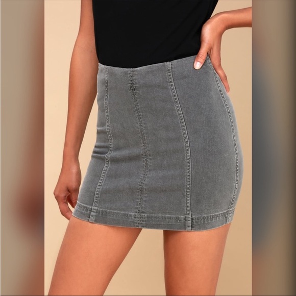 Free People Light Grey Washed / Faded Black Modern Femme Denim Skirt Size 6 - Picture 5 of 15